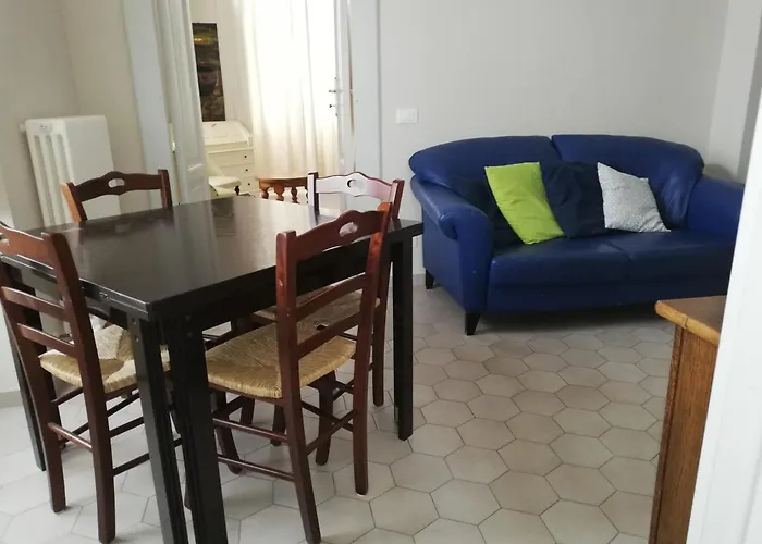 Garibaldi Guest House
